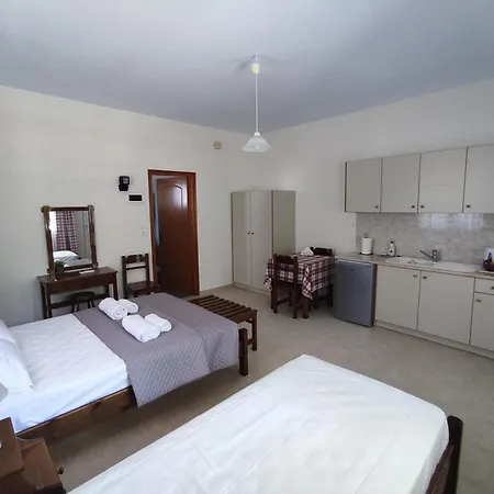 Апартаменты Eleni's Comfy Double With Balcony Agia Kiriaki (Laconia)