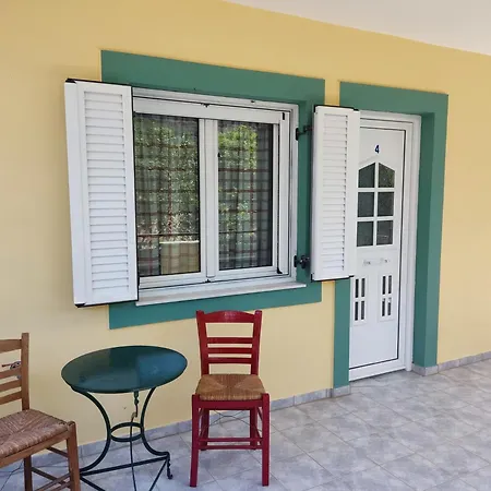Апартаменты Eleni's Comfy Double With Balcony Agia Kiriaki (Laconia)